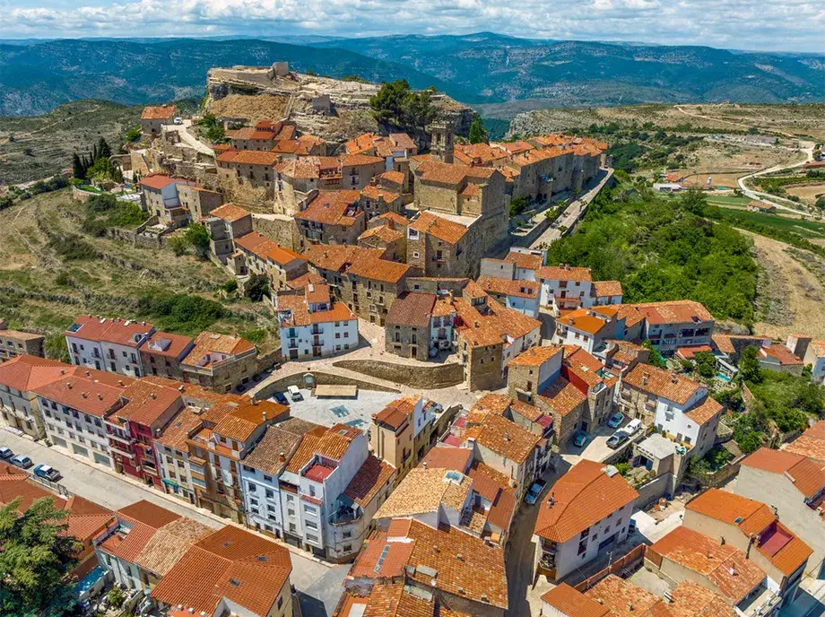 Vista aérea de Culla, pueblo medieval del interior de Castellón, durante la excursión de día completo desde Valencia