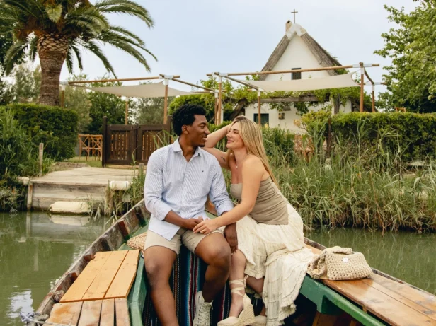 Pareja de excursión en la Albufera