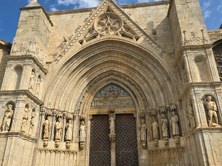 Puerta de los Apóstoles de Santa María la Mayor en Morella
