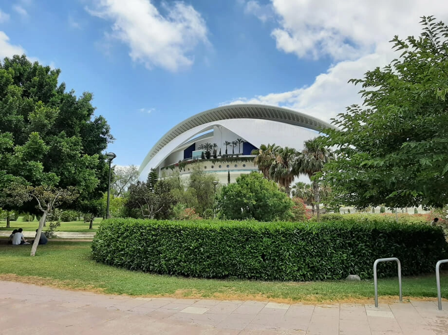 Ciudad de las Artes y las Ciencias en ruta en bici
