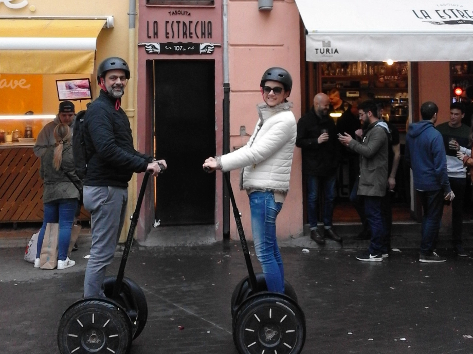 Participantes en la ruta en Segway