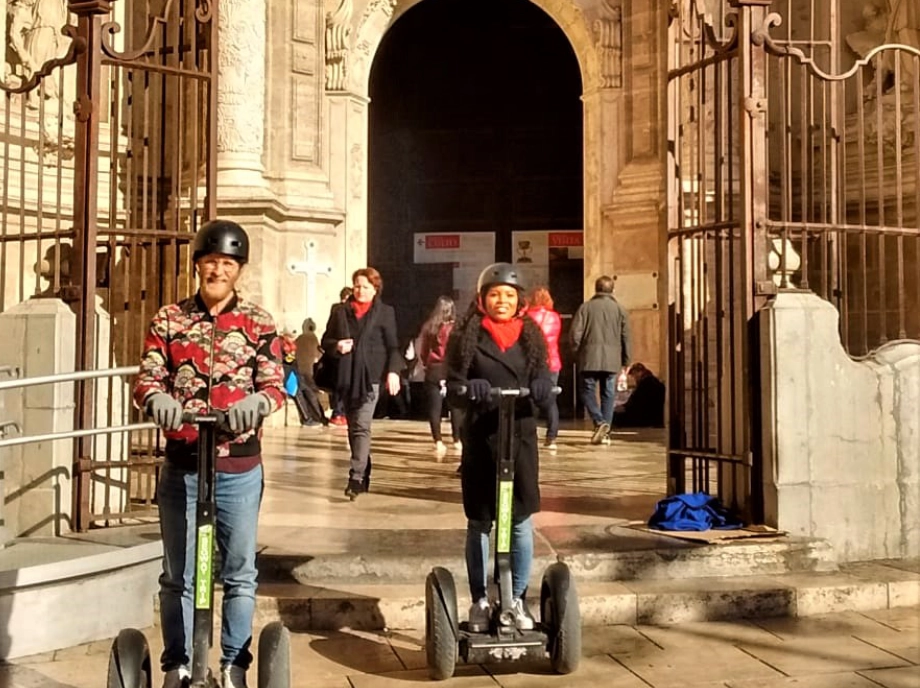 Participantes ruta en Segway