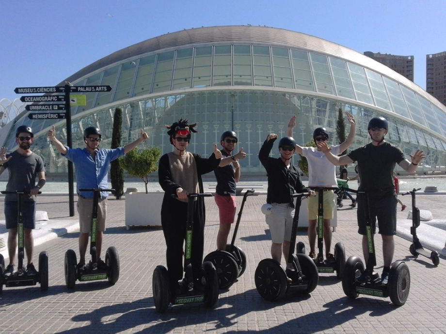 Participantes ruta en Segway